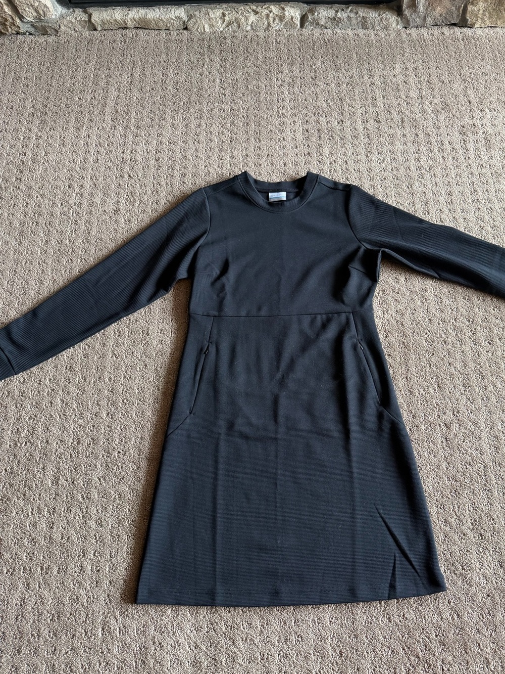 Columbia Black Long-Sleeve Crewneck Dress
